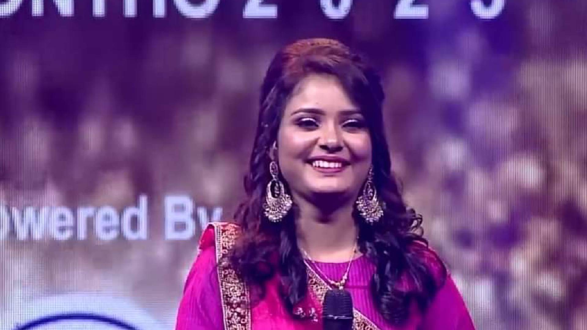 চ্যানেল আই সেরা কন্ঠের "সেমি-ফাইনালে" উত্তীর্ন নড়াইলের গর্ব অন্তরা।